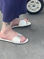 过马路偶遇美足少妇0