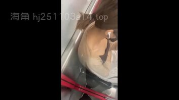 22位美女意外走光合集