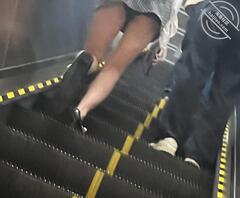 地铁抄底偷拍-吓得美女跑了-分享大赛