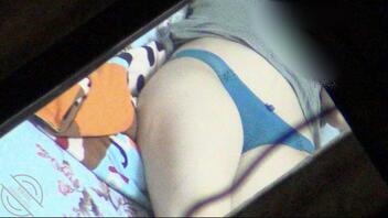 高倍镜偷拍对面新搬来的邻居1