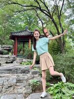 主持人冯琳大白腿大家喜欢吗？想怎么玩这个骚货反差婊1