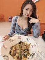 谁会用AI给我老婆做被儿子和一起同学操的视频或图片1