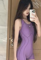 游泳课后，发自拍的女同学0