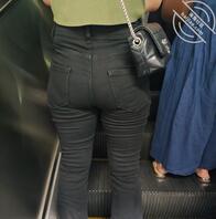 小姐姐黑色紧身牛仔裤2