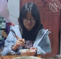 变态妹控分享堂妹的日常生活照。（七）1