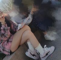 真实跟拍女大学生骚腿1