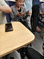 火车偷拍小皮鞋还有人字拖玉足1