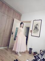 看完你们的评论，姑姑就在我身上发泄一次，逼里还留着精液就开始让我给她拍照2