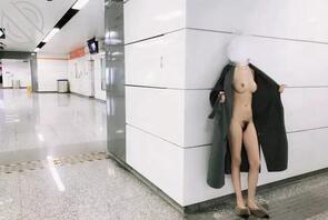 女大露出系列第六期,场所:游戏厅商场,男厕,地铁站,结尾彩蛋0