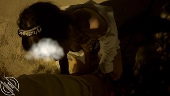 【海角原创158】家里不方便,和老妈半夜马路上野战,户外放尿2