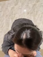 请各位评论一下骚逼老婆上班勾引同事