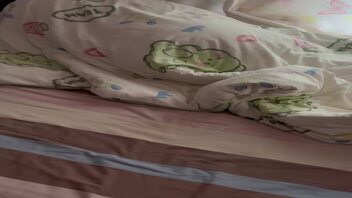 原创（7）她来了，她来了，她穿着丝袜又来了，和女儿的一天