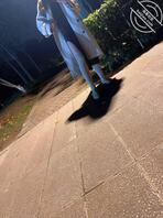 骚逼的第一次露出,1