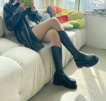 调教培养骚逼姐姐一直在开发的路上穿着黑丝解锁各种姿势1