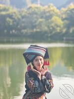 装高冷的人妻，出门不穿内裤的骚逼，不知道是要露给谁看