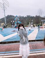 我的表妹漂亮可爱吧，各位海友，她的屄是属于什么户型？0