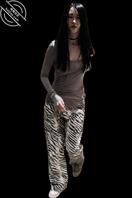 原创厕拍 身材苗条的长发小姐姐