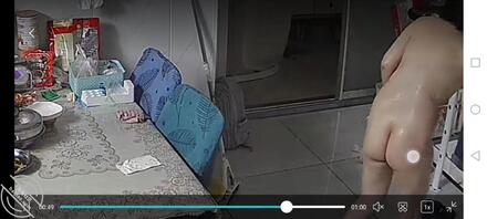 偷拍岳母不过瘾，最后偷偷睡了2