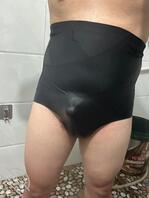 卫生间亲姐姐的原味内衣裤2