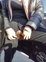 老婆开车露骚屄，户外麦地露出0