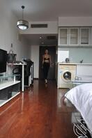 骚妈每次和野男人开房都要拍组照片，这次是走猫步