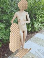 老婆第一次室外全裸