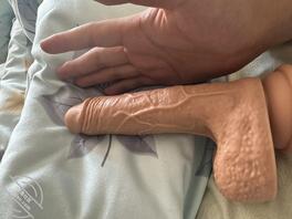 发现亲姐姐的玩具