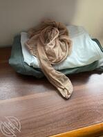 在美熟女丈母娘的床上撸射原味丝袜内裤胸罩高跟鞋 0