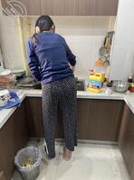 偷拍打扫卫生的女儿，身高175大长腿，海友们看看这个小屁股咋样？1