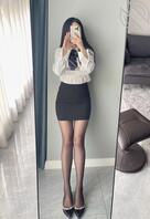 大自己7岁的亲姐姐,年少时意淫的女神。0