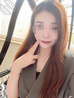 大自己7岁的亲姐姐,年少时意淫的女神。2