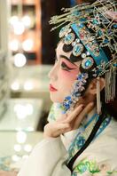 晚上准备化戏子妆去站街当妓女，哥哥们喜欢吗？2