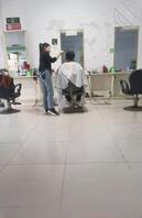 小区楼下的理发的老板娘，德州平原的，每次去都想把她干了，有认识干过她的吗