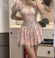 高冷御姐骚货，整天发骚，看着骚脸就是个欠操的婊子，还装一副高高在上的表情0