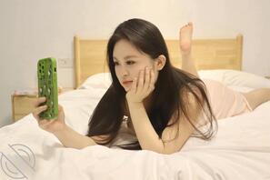 天天在朋友圈露胸的反差肥猪胡可欣2