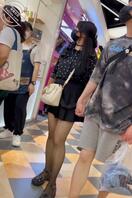 和男友逛街的波点黑丝小姐姐1