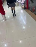 灵宝偷拍小骚货 安全裤都出来了1