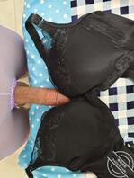 穿着妈妈的丝袜操妈妈的奶罩22