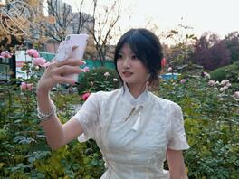 母狗大学生在家太无聊，想被爸爸们开发调教