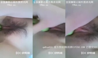 用黄瓜自慰小穴粉嫩