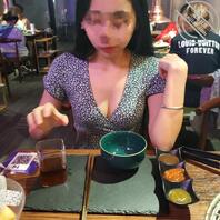 学妹约完饭后给我展示新内衣0