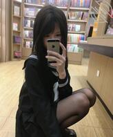 【原创】看到女儿在那里躺着玩手机,就没忍住把她给强奸了,谁知道还是个处女1