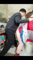 厨房里操干妈2