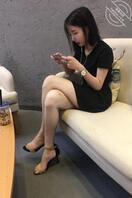 这骚货的腿真极品0