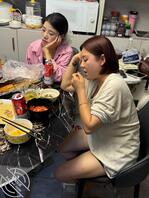 母狗徐阿丽跟徐赛月怎么选（翻我往期作品）（后面附赠白袜脚徐阿丽）