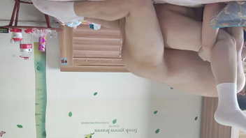 嚎叫的白袜人妻