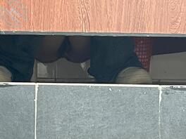 最新原创高校厕拍1