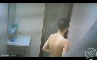 偷拍另一个表姐洗澡2