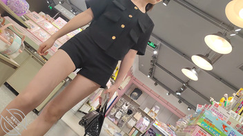 真实偷拍短裤第一部2