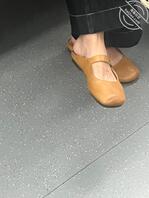 地铁随拍白袜2